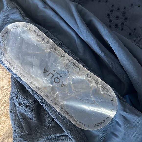 Bloomingdale’s Aqua One Shoulder Side Cutout One Piece Swimsuit, Size S NWT - Picture 5 of 7